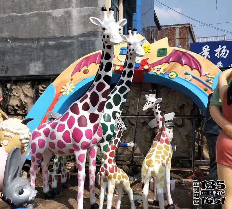 玻璃鋼彩繪卡通動(dòng)物游樂場(chǎng)長(zhǎng)頸鹿雕塑 玻璃鋼彩繪卡通動(dòng)物游樂場(chǎng)長(zhǎng)頸鹿雕塑